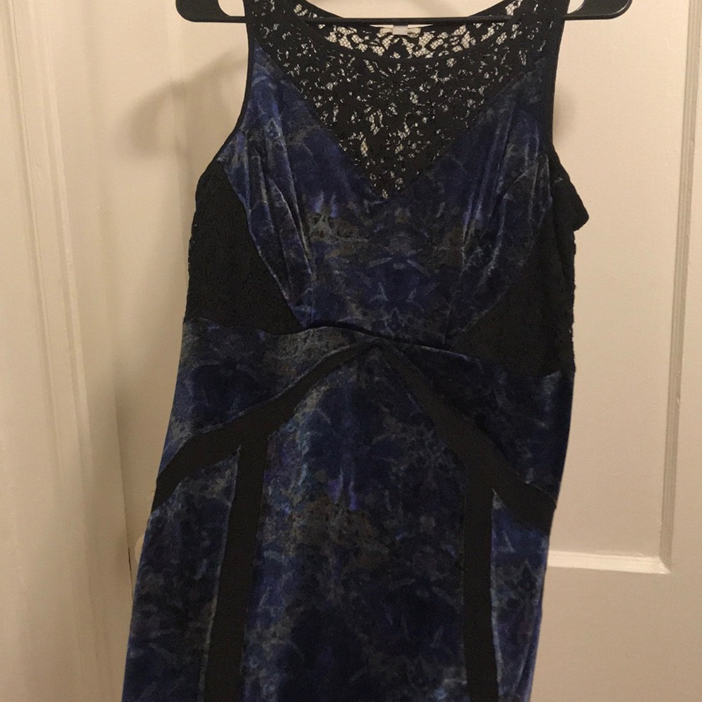 Velvet Dress - Picture 5 of 6
